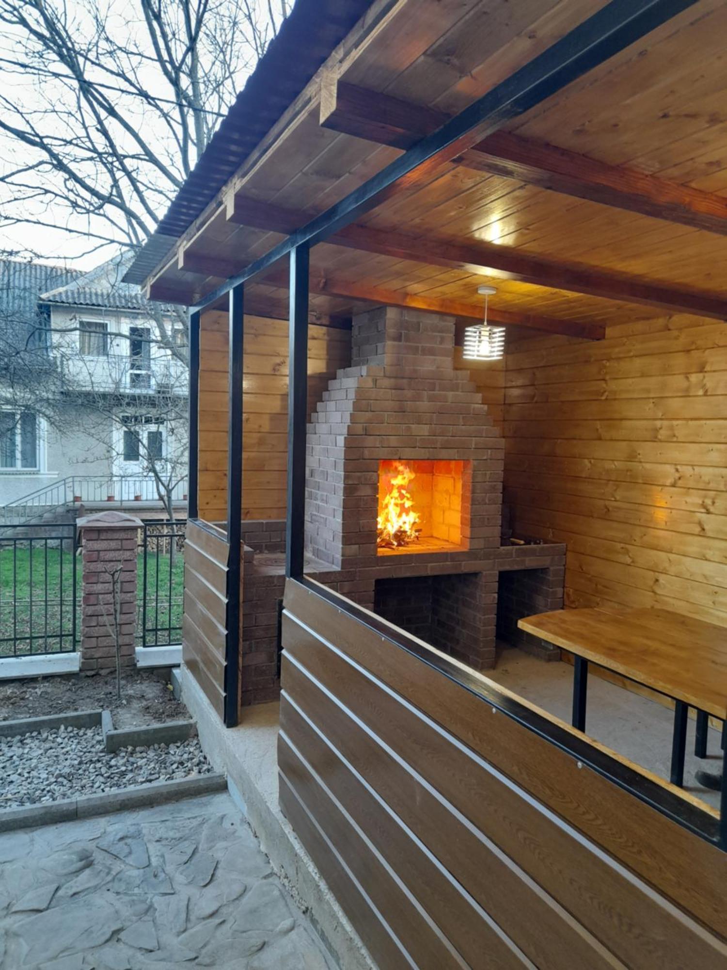 Dva Opryshka Villa Jaremcse Kültér fotó